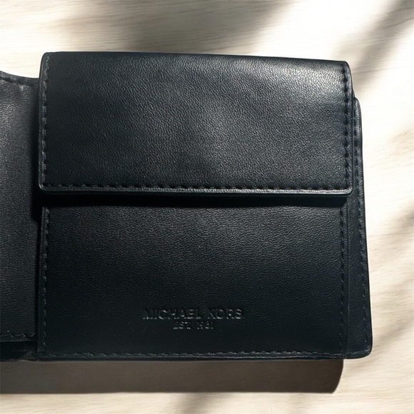 Michael Kors Bifold Leather Wallet - Picture 4 of 8